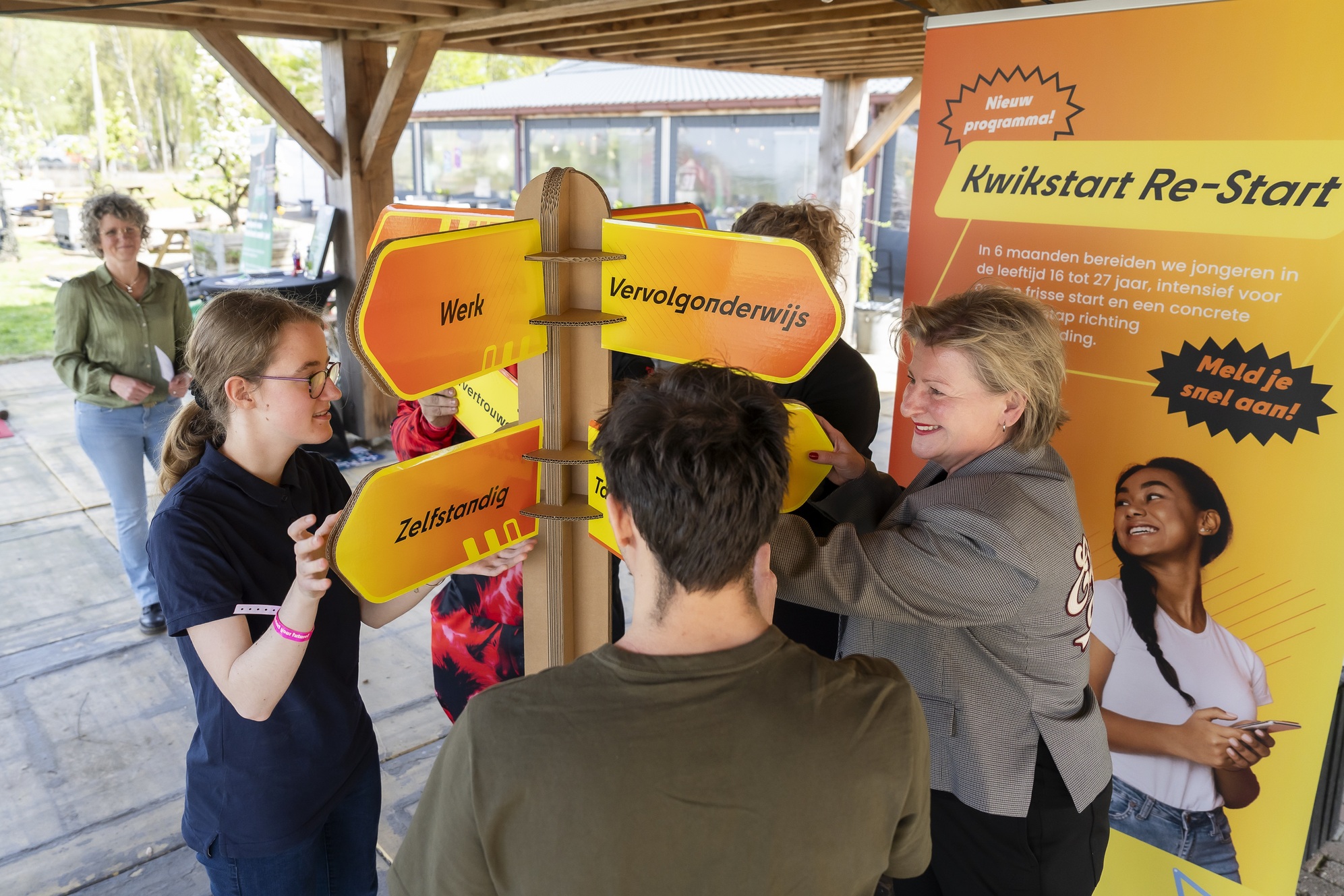 Opening Kwikstart Re-Start met jongeren die zijn vastgelopen op school of werk